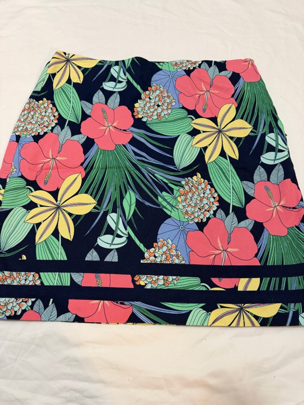 Talbots Navy Mini Skirt with Coral and Yellow Tropical Flowers 8 Cotton